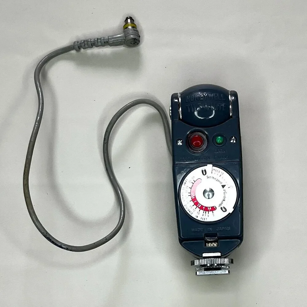 Vintage Honeywell Tilt-A-Mite Camera Flash Unit w/ Original Case Untested Japan